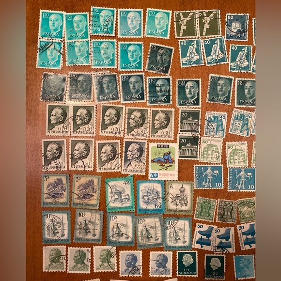 Vintage international Postal Stamps - over 100 postmarked. Green tones #1 - Picture 2 of 7